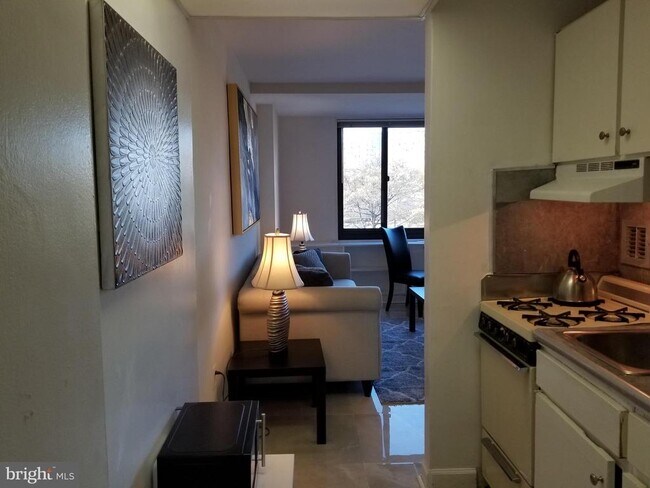 Building Photo - 1011 Arlington Blvd