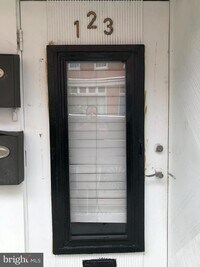 Building Photo - 123 W Mulberry St