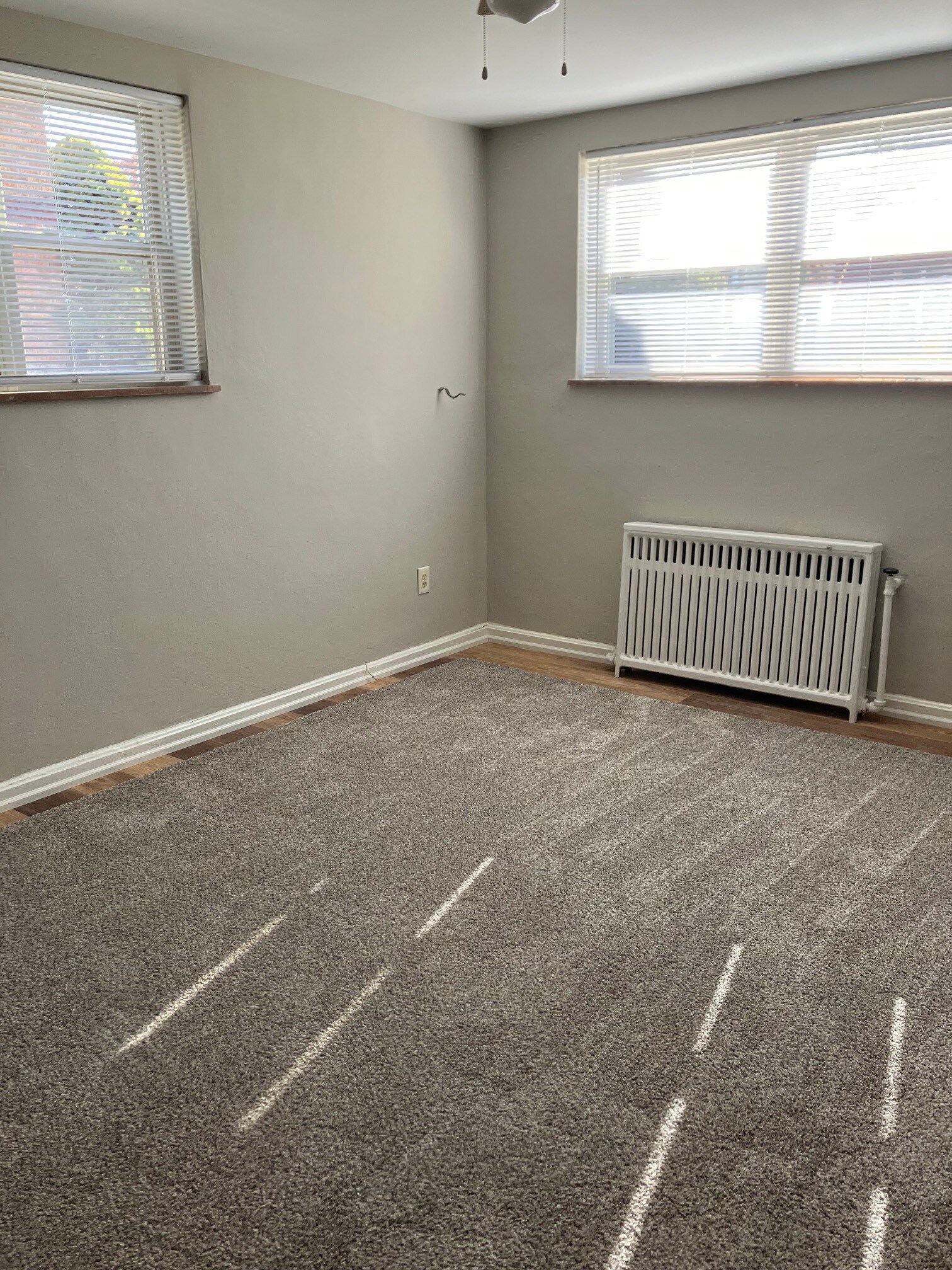 LIVING ROOM - 4322 Schenck Ave