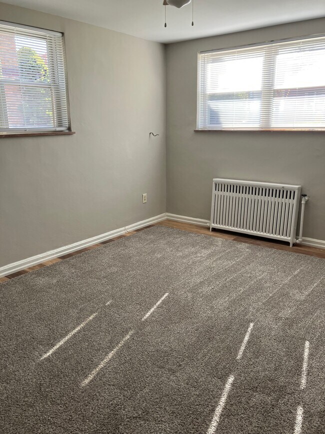 LIVING ROOM - 4322 Schenck Ave