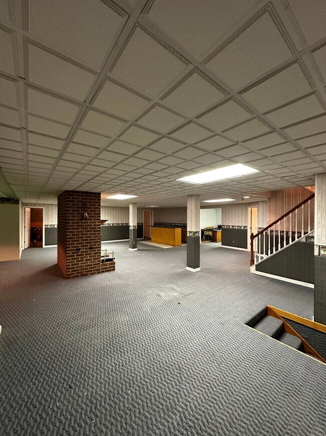 Building Photo - 1250-1254 Evans City Rd