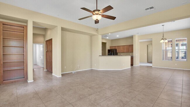 Building Photo - 4163 N Evergreen St