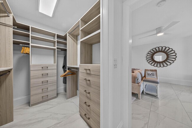 Building Photo - 3109 NE 42nd Ct