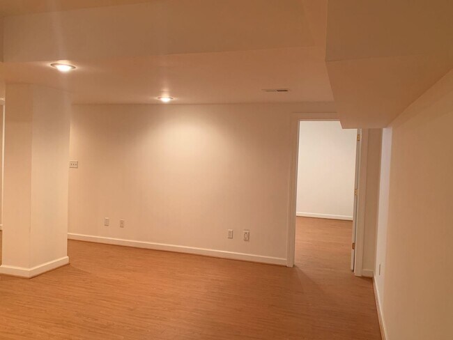 Building Photo - 101 Westbury