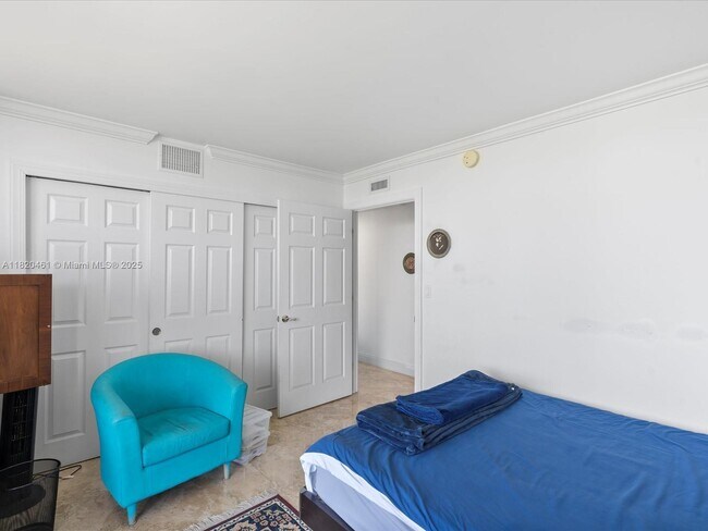 Building Photo - 20335 W Country Club Dr