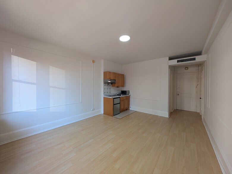 Building Photo - 1324 Locust St