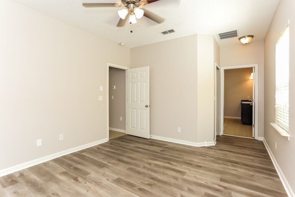 Building Photo - 497 Deercroft Ln