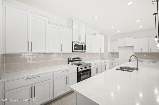 Building Photo - 6185 Moonrise Dr