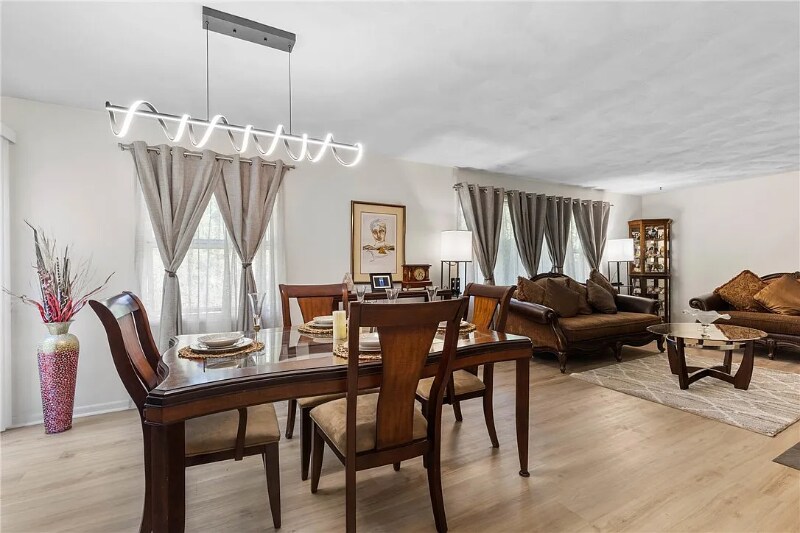 Building Photo - 178 S Main St