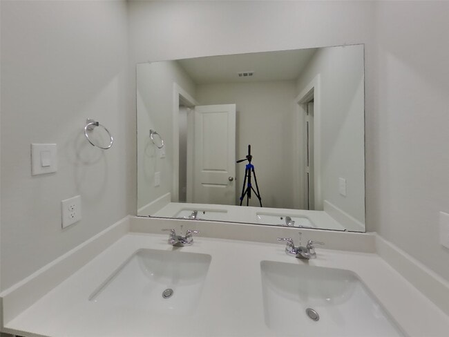 Building Photo - 22738 Terrazzo Dr