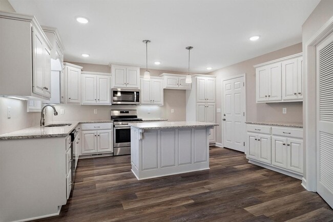 Building Photo - 103 Acorn Wy