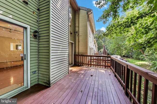 Building Photo - 10726 Pine Haven Terrace