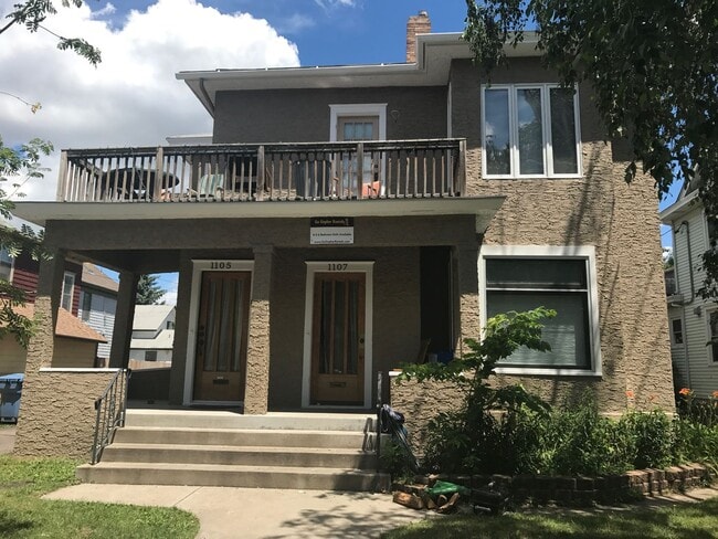 Building Photo - Duplex Near UMN