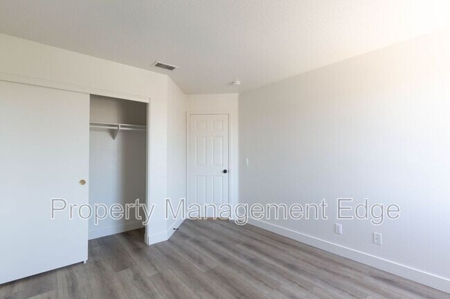 Building Photo - 24078 Whistling Swan Rd
