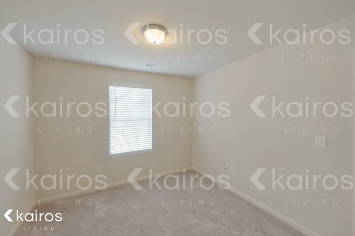 Building Photo - 207 Kyle's Dr
