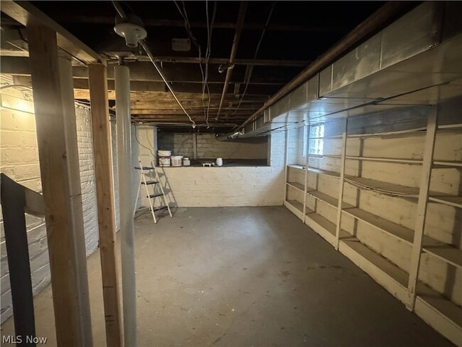 Building Photo - 3242 Sycamore Rd