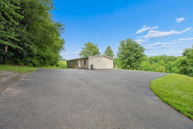 Building Photo - 12350 Jesse Smith Rd