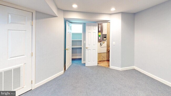 Building Photo - 309 Pure Spring Crescent