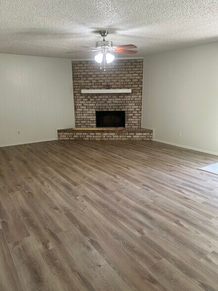 Building Photo - 540 Sierra Blanca Dr