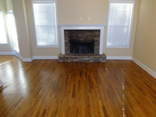 Building Photo - 103 Oakwind Pky