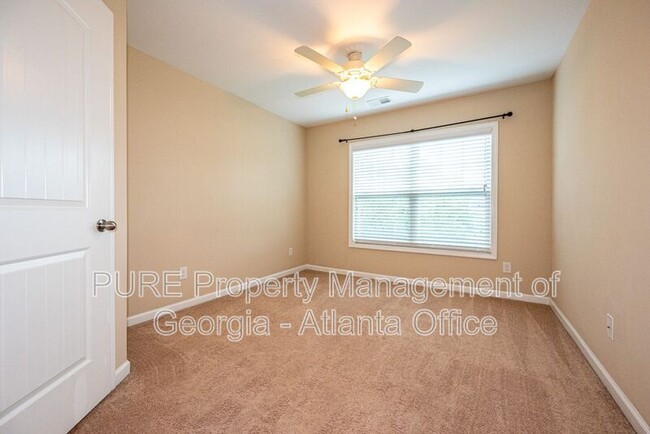 Building Photo - 13117 W Twin Alley