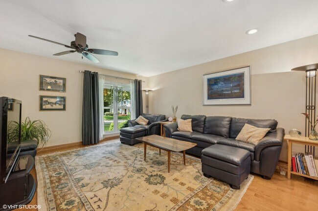 Building Photo - 1475 Deerfield Pl