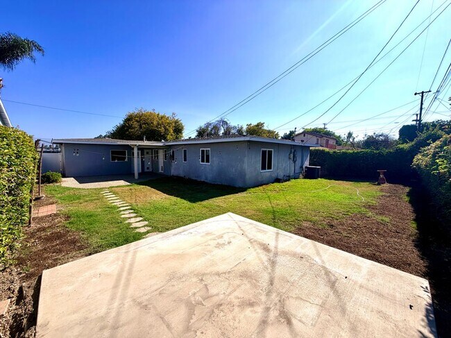 Building Photo - 6350 E Barbanell St