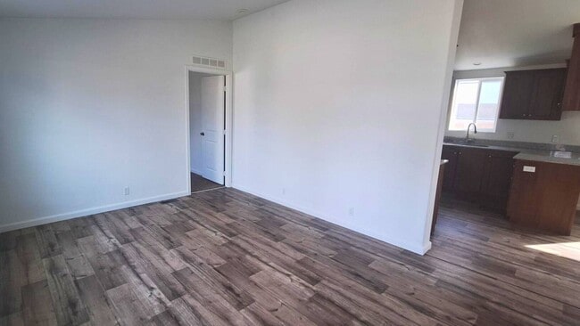 Building Photo - 543 N Lamb Blvd