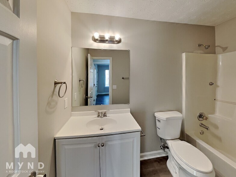 Building Photo - 1016 Bridle Creek Dr