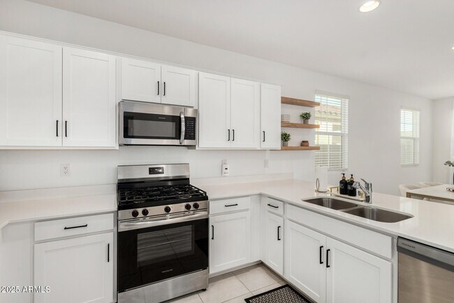 Building Photo - 23115 E Twilight Dr