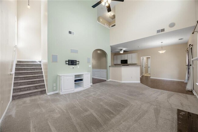 Building Photo - 1650 Huntcrest Way SW