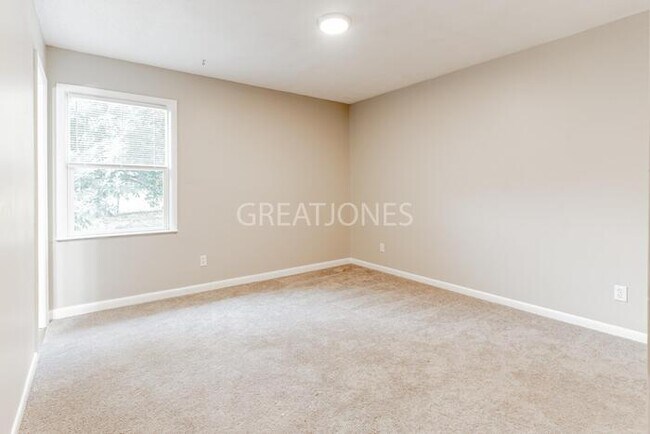 Building Photo - Charming 3 Bedroom in Raeford!