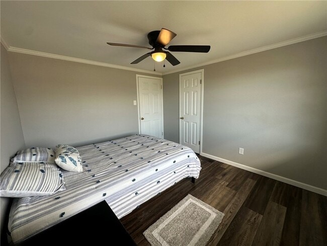 Building Photo - 810 S Sandpiper St