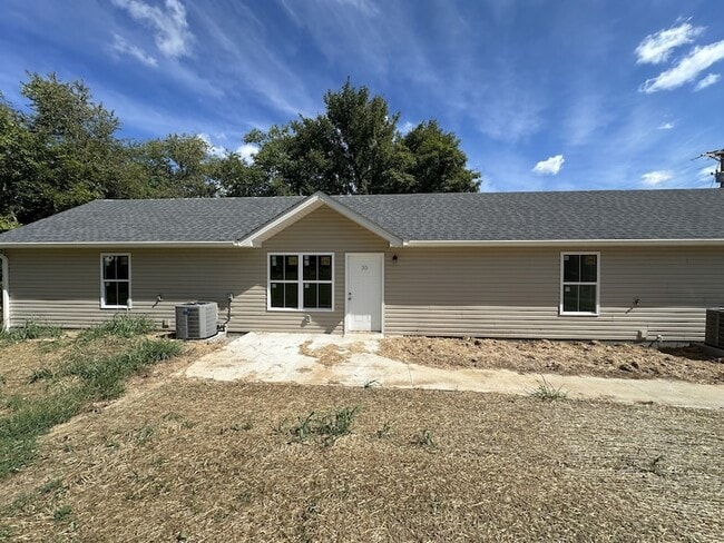 Building Photo - 35 Wyatt Ln