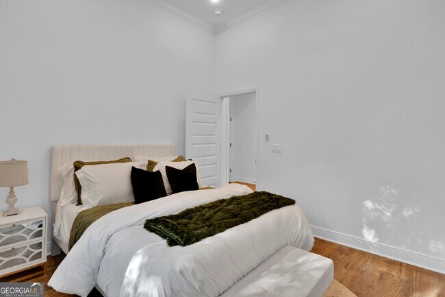 Building Photo - 1774 Vesta Ave