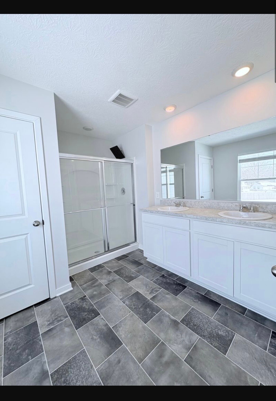 Building Photo - 382 Trinity Wy E