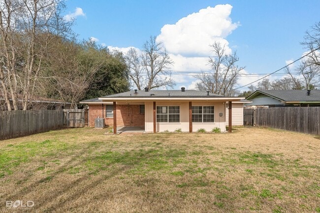 Building Photo - 1706 Shady Grove Dr