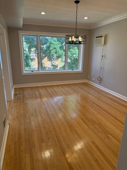 Dining room - 9438 S Bishop