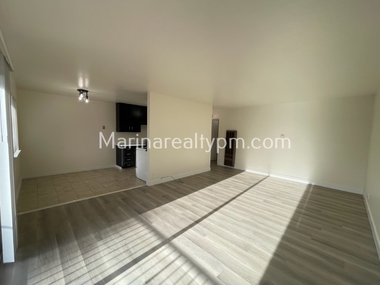 Building Photo - 129-191 Hilborn St