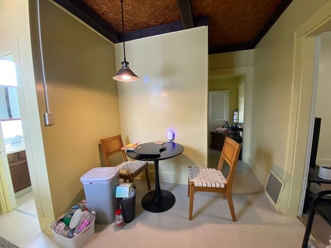 Building Photo - $1,500 | 2 Bedroom, 1 Bathroom 1st Floor Duplex | No Pets | Available for an August 11th, 2026 Mo...