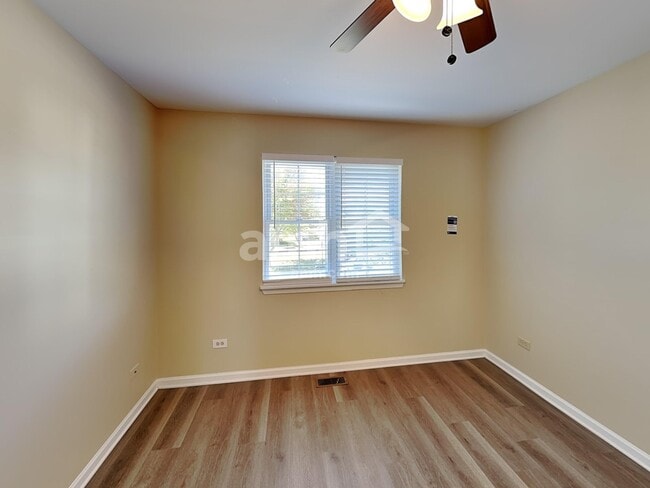 Building Photo - 2200 Brindlewood Dr