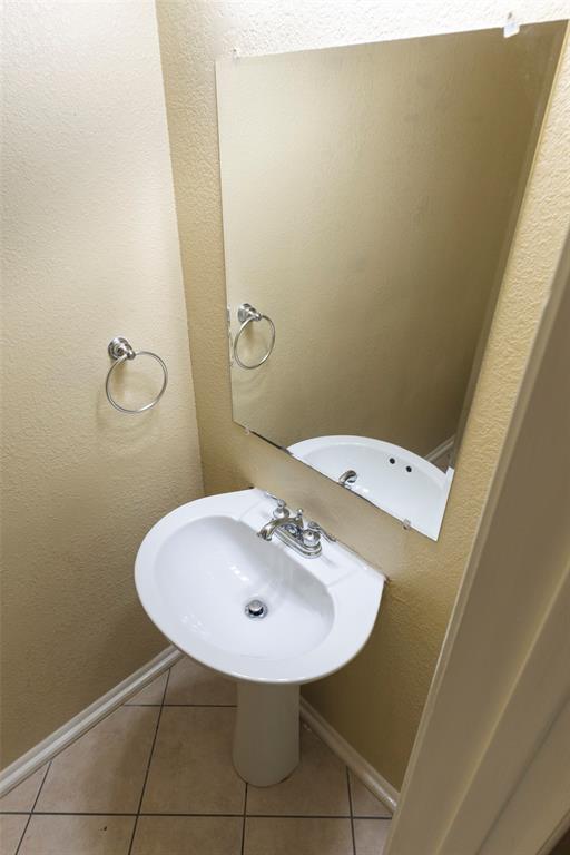 Building Photo - 8809 Dawnridge Cir