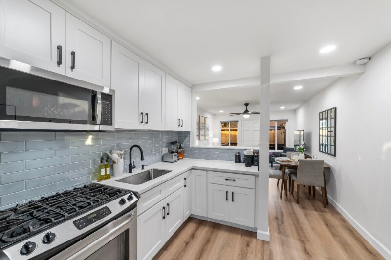 Building Photo - 4440 Clairemont Dr