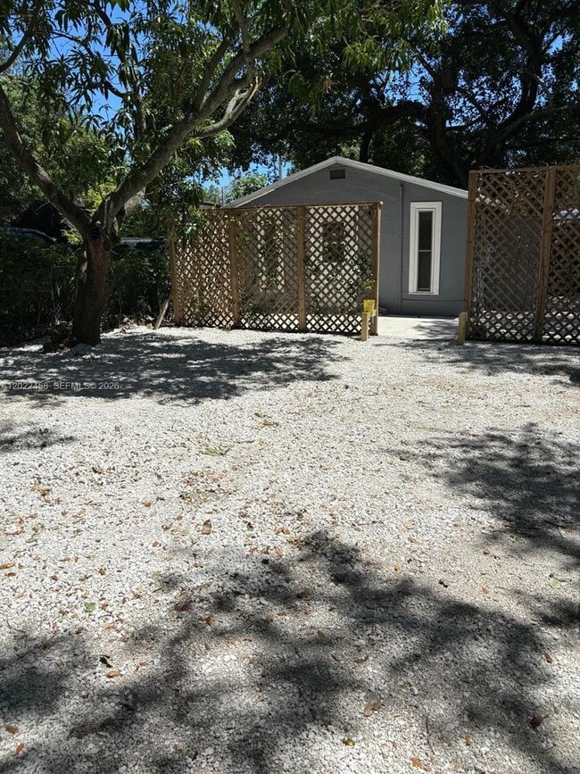 Building Photo - 5911 NW 5th Ct