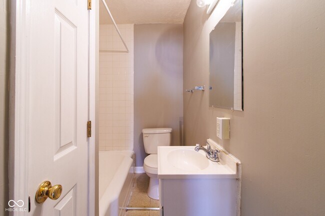 Building Photo - 61 S 3rd Ave