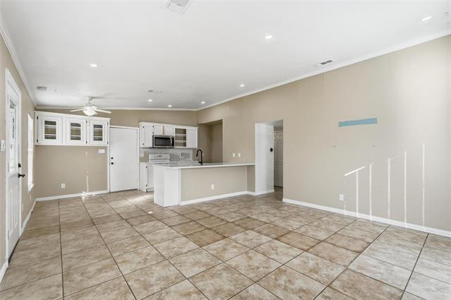 Building Photo - 9420 Kerrville St