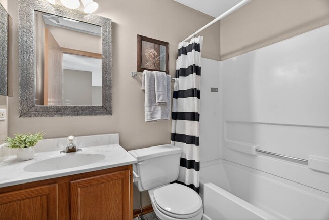 Building Photo - 2167 Rossiter Pkwy