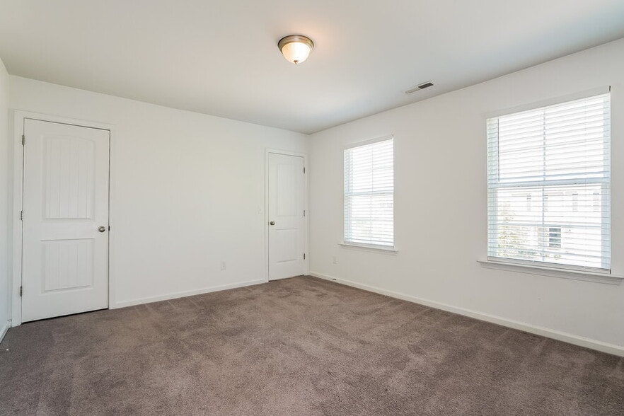 Building Photo - 229 Pamlico Dr