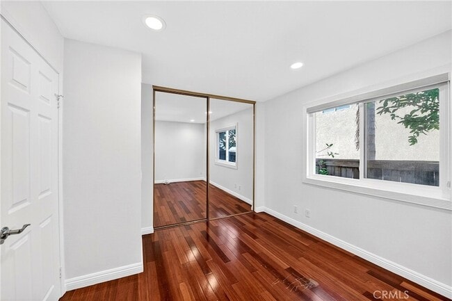 Building Photo - 3355 Sterling Dr