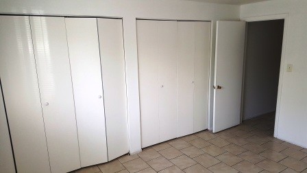 Building Photo - 637 W Pickwick Ct